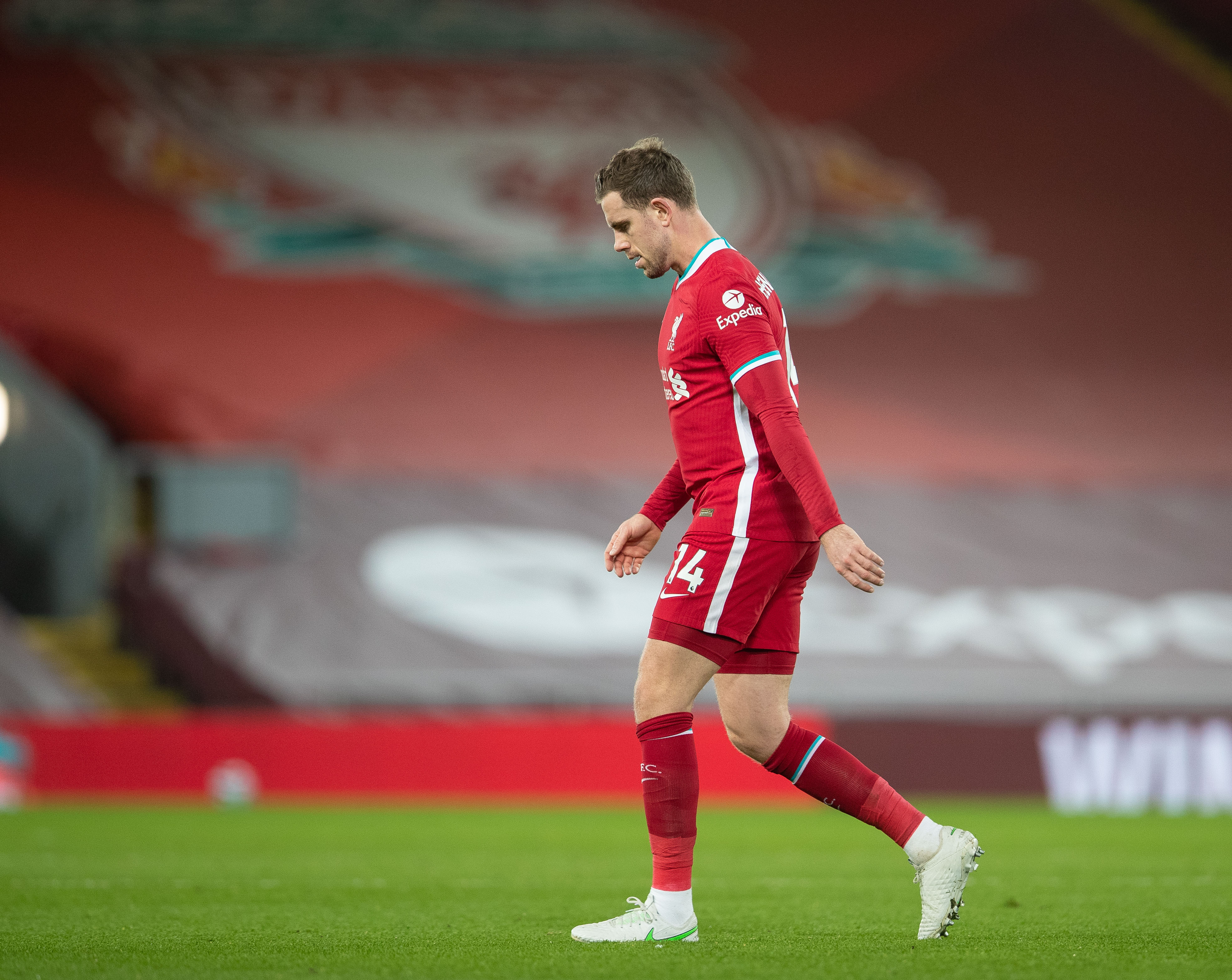 西媒：阿隆索要求皇马全队赛前在毕尔巴鄂过夜，引发球员不满