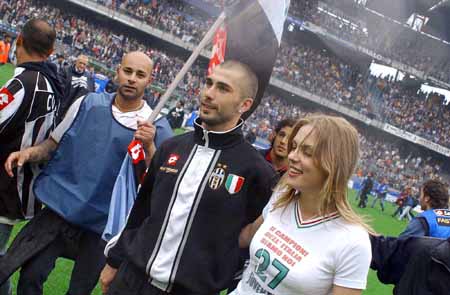 2-1！95分钟绝杀 英超13.1亿豪门18场不败终结 5.5亿战舰10轮9胜