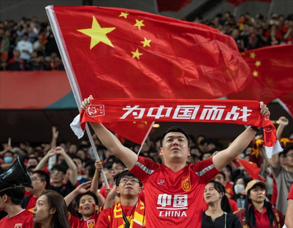 李玮锋：联赛中轴都是外援造成国足没人，这两年踢球孩子多了