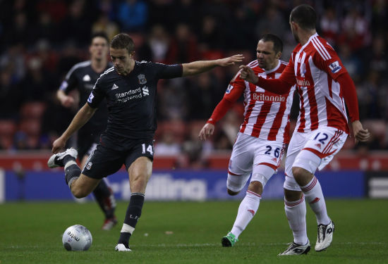 足球世界杯球场建设进入收尾阶段，安全标准升级