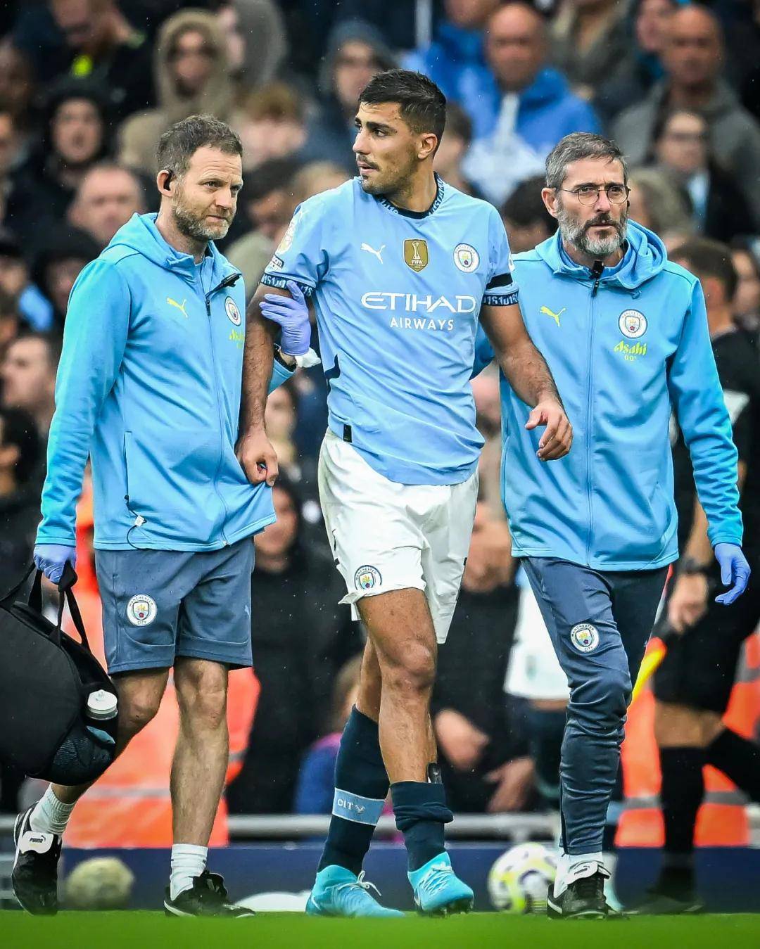 半场战报：弗赖堡2-0美因茨，格里福建功，库布勒破门