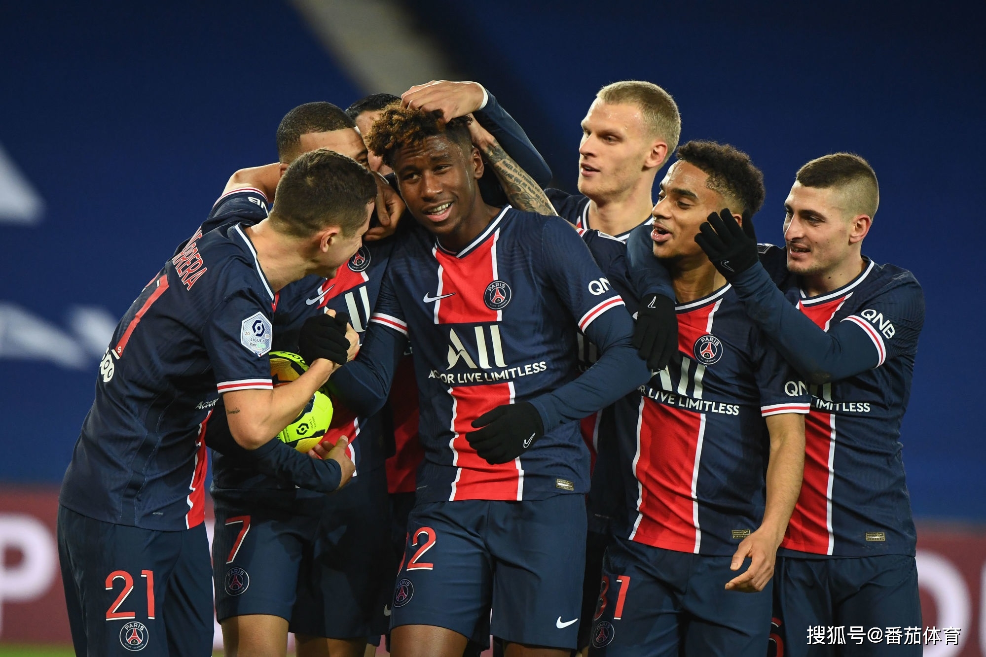 篮球湖人替补球员贡献关键篮板