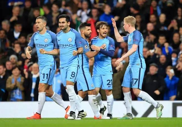 助罗马升至意甲榜首，斯维拉尔达成罗马生涯100场里程碑